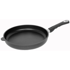 Pan 32 x 5cm induction, cast aluminum, thickness 9-10mm, non-stick Lotan coating, oven-proof handle (up to 240*C)